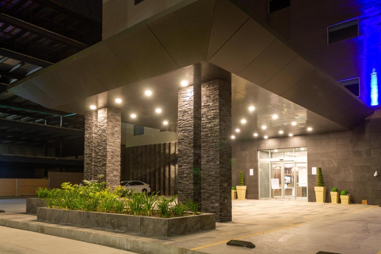 Holiday Inn Express & Suites - Tijuana Otay By Ihg Bagian luar foto