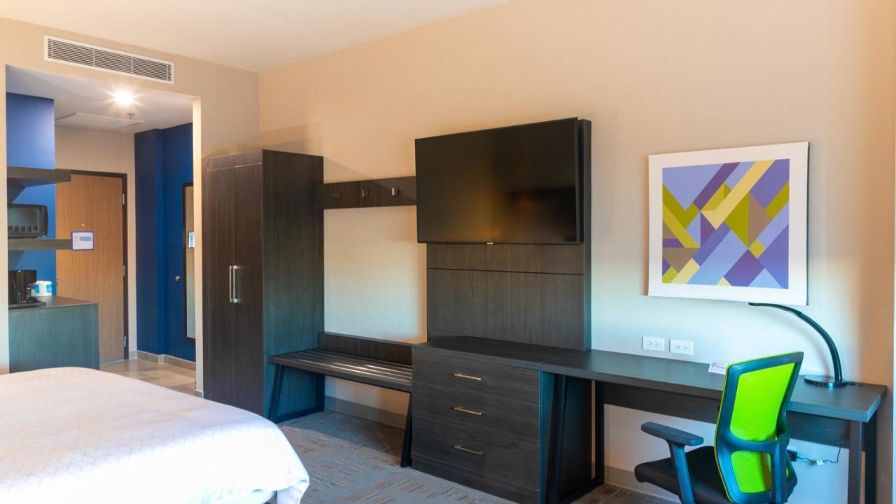 Holiday Inn Express & Suites - Tijuana Otay By Ihg Bagian luar foto