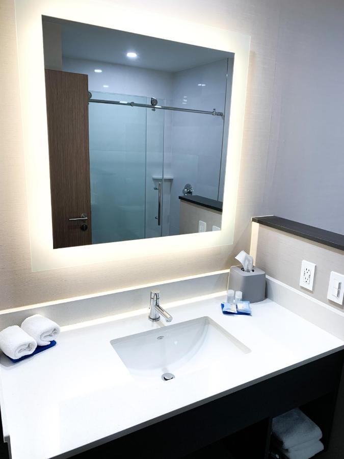Holiday Inn Express & Suites - Tijuana Otay By Ihg Bagian luar foto