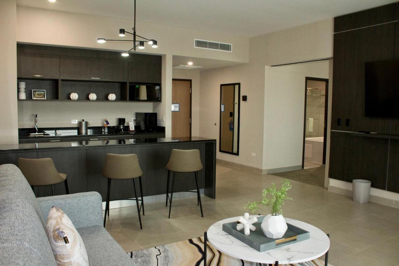 Holiday Inn Express & Suites - Tijuana Otay By Ihg Bagian luar foto