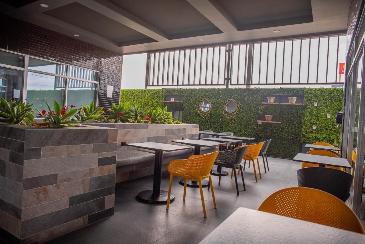 Holiday Inn Express & Suites - Tijuana Otay By Ihg Bagian luar foto