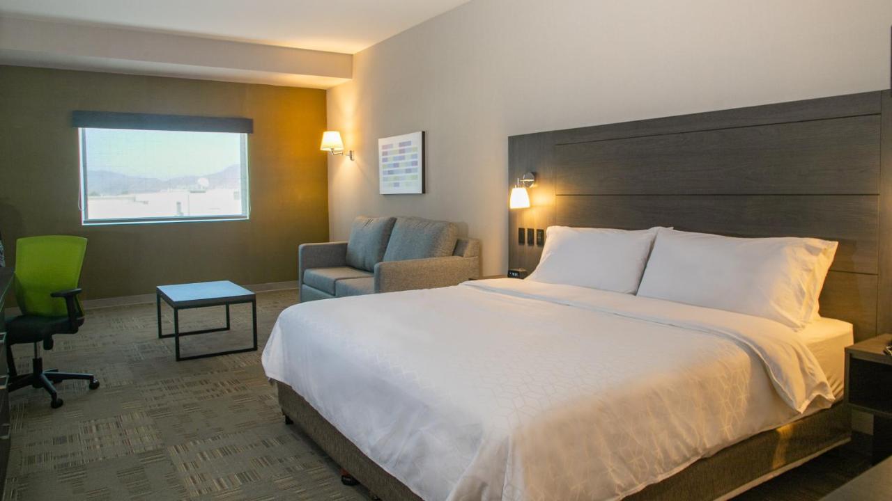Holiday Inn Express & Suites - Tijuana Otay By Ihg Bagian luar foto